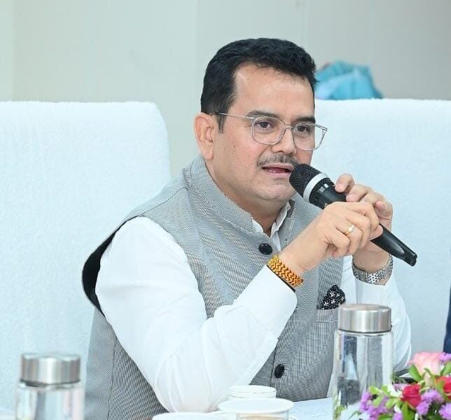 सचिव श्री पी दयानंद