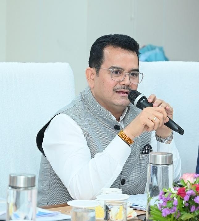 सचिव श्री पी दयानंद