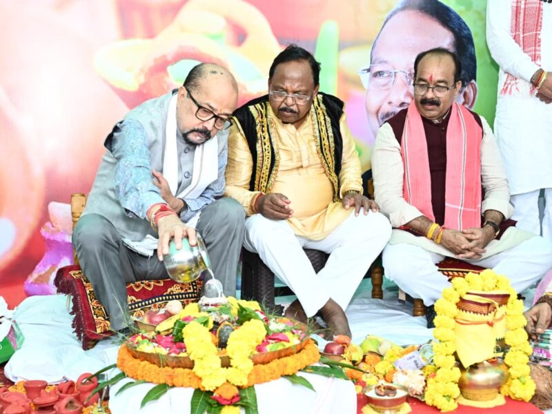 राज्यपाल श्री रमेन डेका