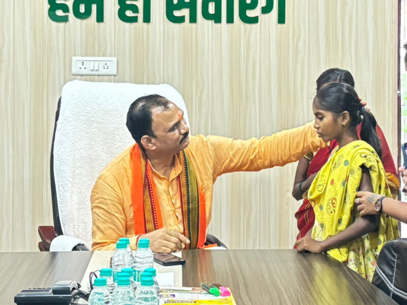 स्वास्थ्य मंत्री श्री श्याम बिहारी