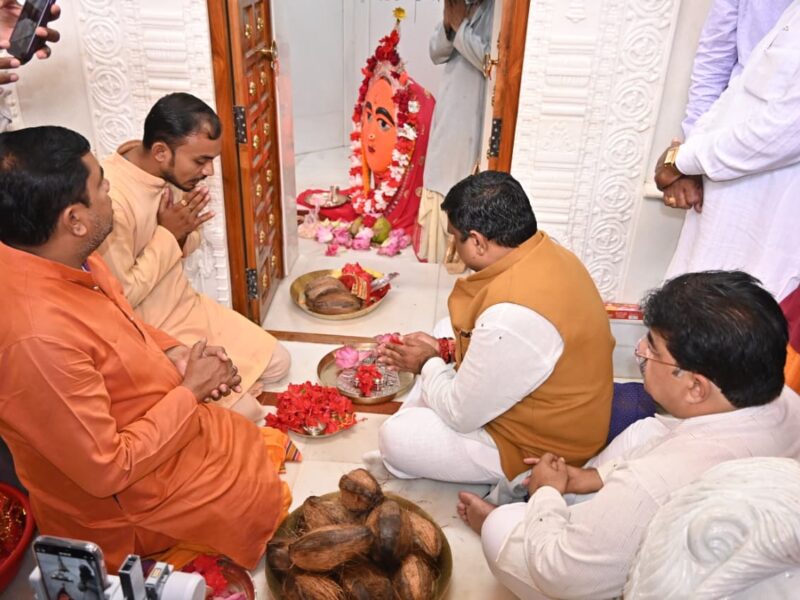 स्कूल शिक्षा मंत्री