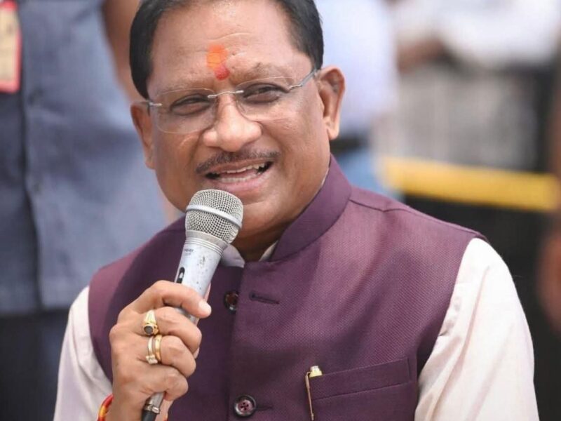 नदी पर पुल निर्माण