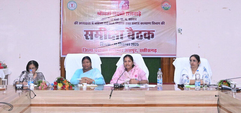 मंत्री श्रीमती लक्ष्मी राजवाड़े