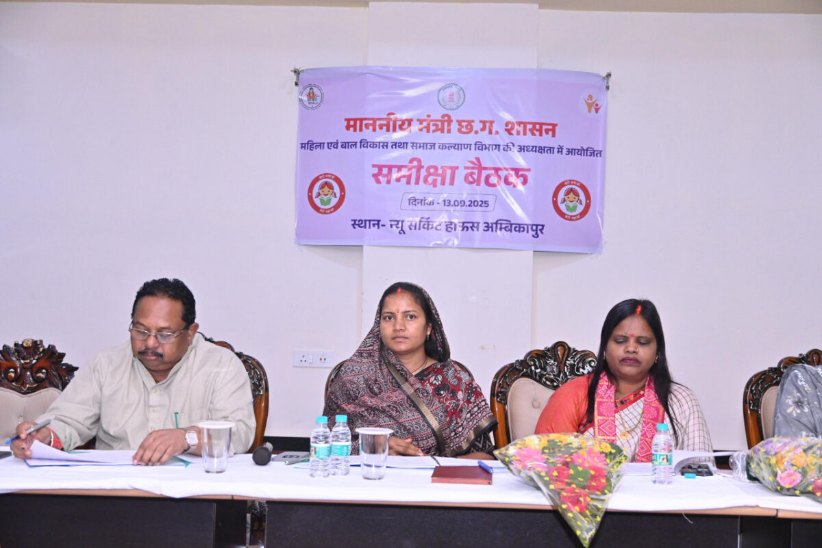 मंत्री श्रीमती लक्ष्मी राजवाड़े