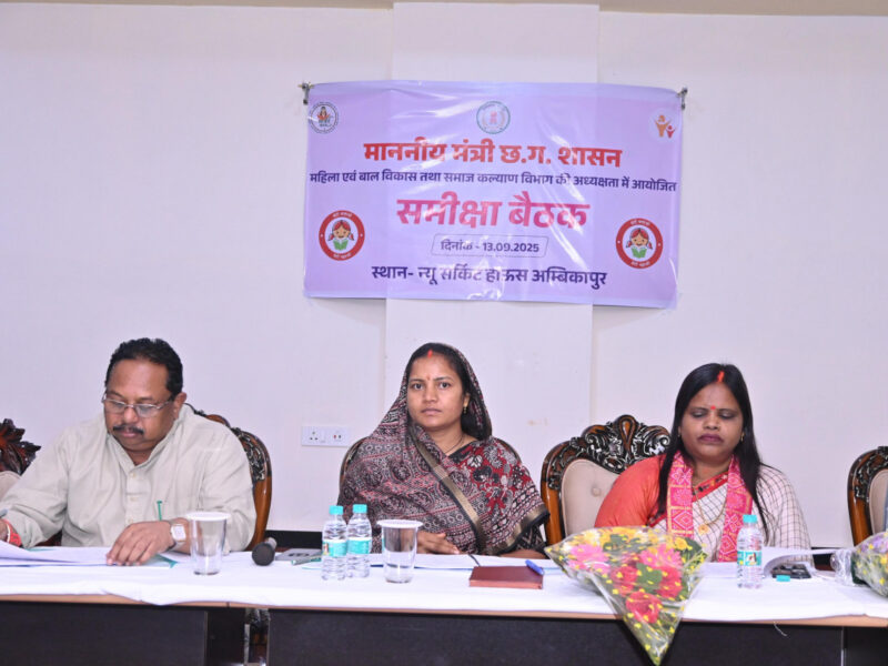 मंत्री श्रीमती लक्ष्मी राजवाड़े