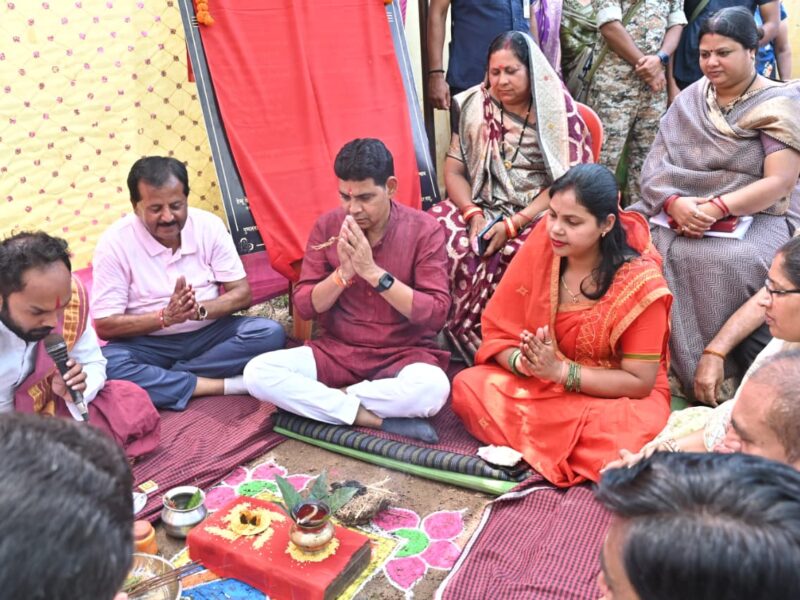 मंत्री श्री टंकराम वर्मा