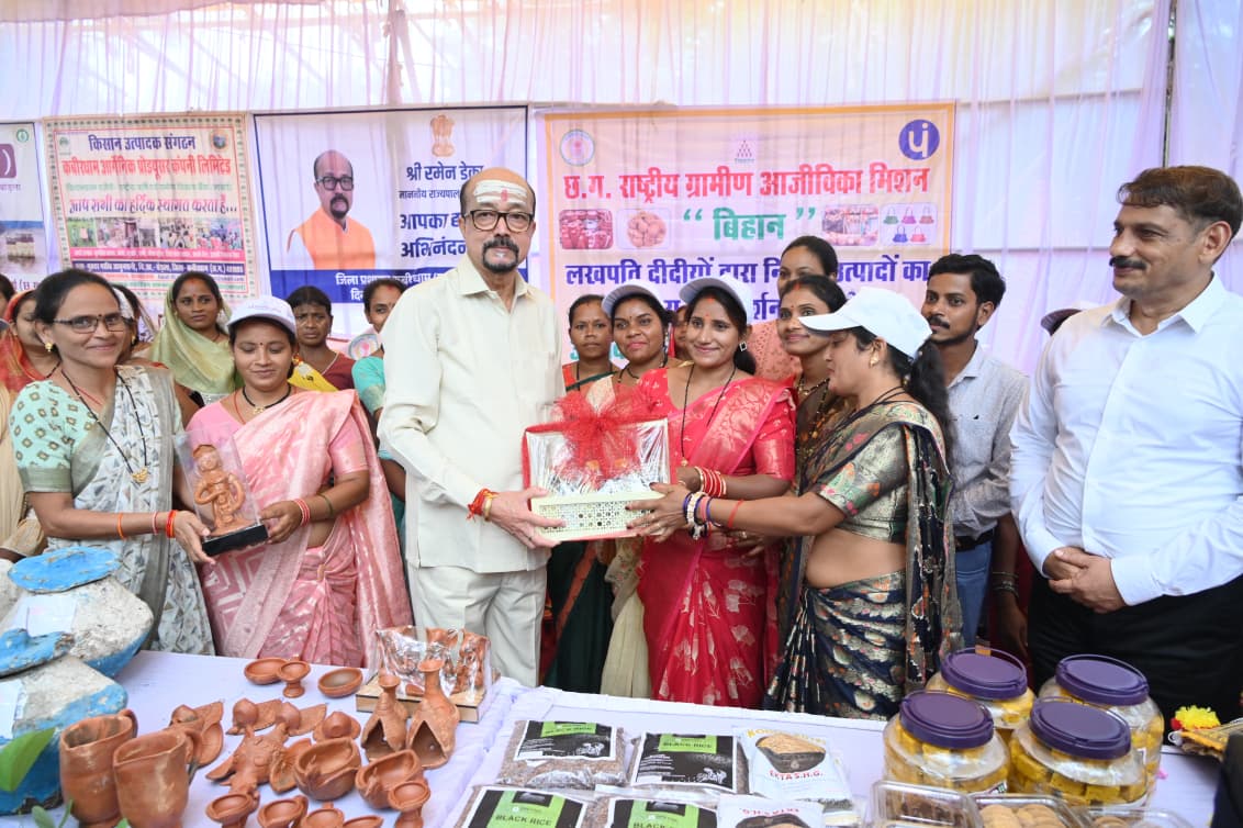 राज्यपाल श्री रमेन डेका