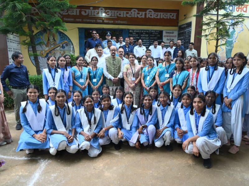 राज्यपाल श्री रमेन डेका