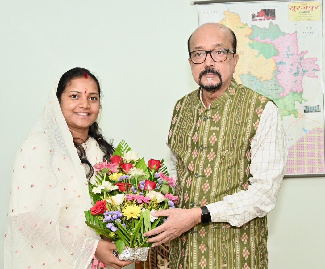 लक्ष्मी राजवाड़े रमेन डेका भेंट