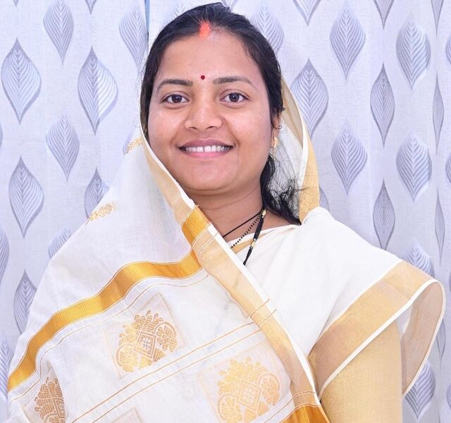 मंत्री श्रीमती लक्ष्मी राजवाड़े