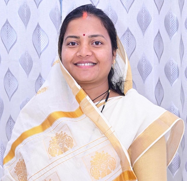 मंत्री श्रीमती लक्ष्मी राजवाड़े