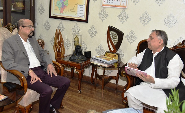 रमेन डेका