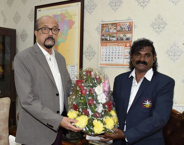 राज्यपाल श्री रमेन डेका