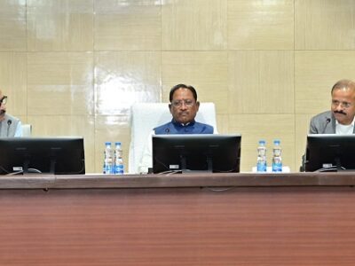 मुख्यमंत्री श्री विष्णु देव साय बस्तर अंचल के समग्र विकास पर केंद्रित ले रहे हैं उच्च स्तरीय समीक्षा बैठक