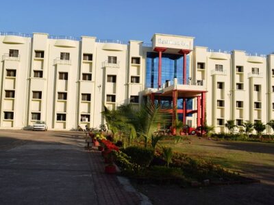 मुख्यमंत्री की पहल : नक्सल क्षेत्रों में विज्ञान एवं वाणिज्य शिक्षा