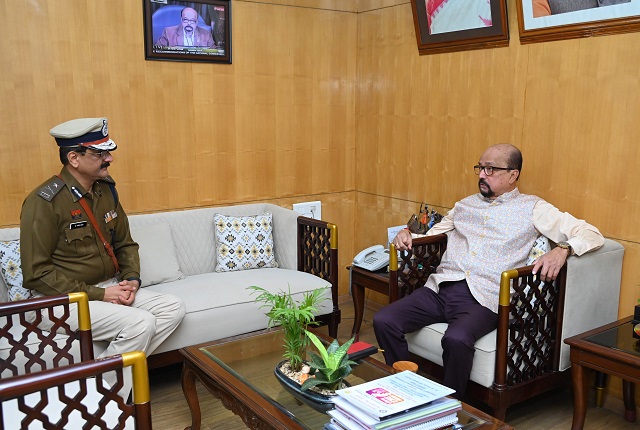 राज्यपाल श्री रमेन डेका