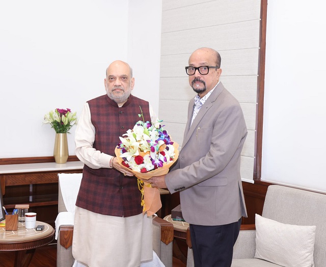 राज्यपाल रमेन डेका