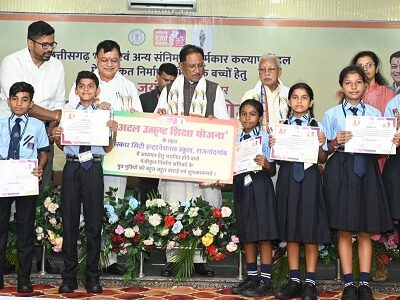 बस्तर की डिंपल के सपनों को मिले पंख: मजदूर पिता की लाडली अब नामी स्कूल में करेगी मुफ्त पढ़ाई