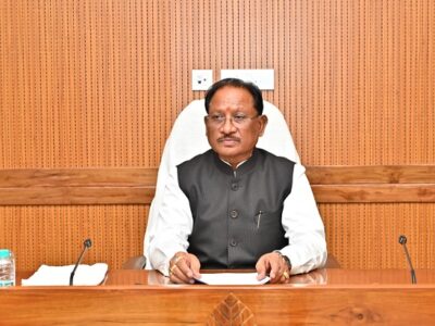 मुख्यमंत्री श्री विष्णु देव साय की अध्यक्षता में आज यहाँ विधानसभा परिसर स्थित सभाकक्ष में मंत्री परिषद की बैठक शुरू