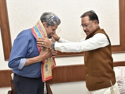रायपुर में दिग्गज क्रिकेटर कपिल देव और CM साय की मुलाकात