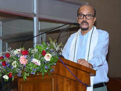 अपनी भावनाओं, दुख और खुशी को व्यक्त करने का सबसे सरल और सशक्त माध्यम हमारी मातृभाषा होती है