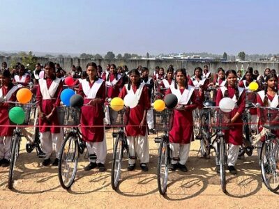 छत्तीसगढ़ की बेटियों के पंख बनी ‘सरस्वती साइकिल योजना’, स्कूल छोड़ने की दर में भारी गिरावट