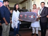 छत्तीसगढ़ की बेटी का कमाल: वर्ल्ड कप विजेता टीम की फिजियो को CM साय ने गिफ्ट की Tata Sierra कार