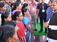 बंदूक छोड़ गुलाल थामा: छत्तीसगढ़ में 140 पूर्व नक्सलियों ने CM साय को सुनाई अपनी कहानी