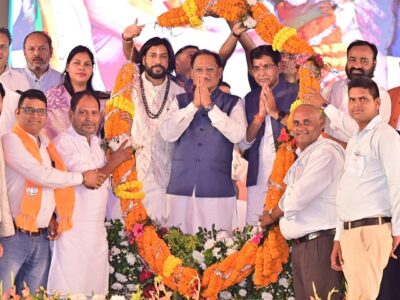 किसानों की खुशियों भरी होली के बाद अब भूमिहीन कृषि श्रमिकों की नवरात्रि भी हुई समृद्ध