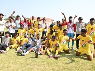 फुटबॉल में छत्तीसगढ़ को रजत पदक : फाइनल में कड़े मुकाबले में पश्चिम बंगाल से 0-1 से मिली हार