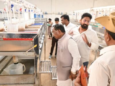 कृषि मंत्री राम विचार नेताम ने रामपुर एमएम हेचरी का किया निरीक्षण