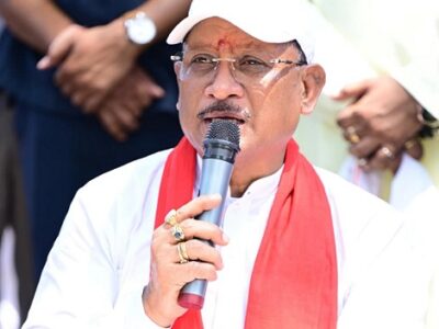 आम की छांव में बदले सपनों के मायने मुख्यमंत्री बोले अब करोड़पति बनने की सोचें
