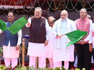 अमित शाह ने डायल 112 फॉरेंसिक मोबाइल वैन को दिखाई हरी झंडी