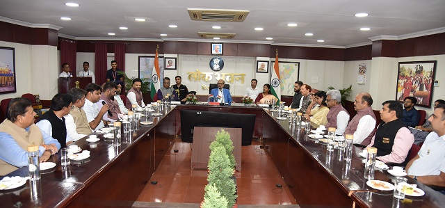 रमेन डेका