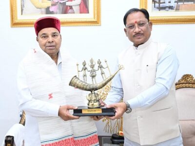 मुख्यमंत्री श्री विष्णुदेव साय से कर्नाटक के राज्यपाल