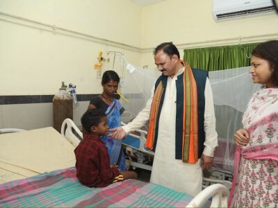 स्वास्थ्य मंत्री श्री जायसवाल ने कांकेर जिला अस्पताल सहित विभिन्न स्वास्थ्य केन्द्रों का निरीक्षण