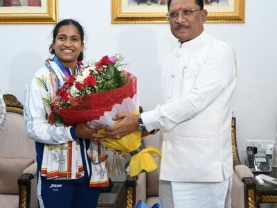राष्ट्रमंडल खेलों की रजत पदक विजेता ज्ञानेश्वरी यादव का मुख्यमंत्री निवास में भव्य स्वागत