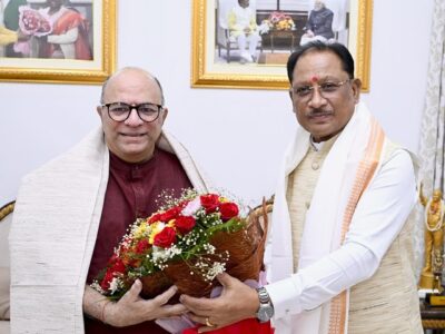 मुख्यमंत्री श्री विष्णुदेव साय से निर्माता-निर्देशक डॉ.चंद्रप्रकाश द्विवेदी ने की सौजन्य मुलाकात