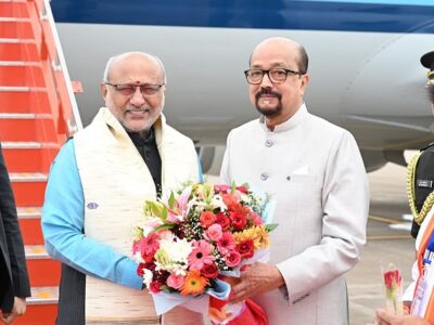 राज्यपाल श्री डेका ने उपराष्ट्रपति श्री राधाकृष्णन का किया आत्मीय स्वागत